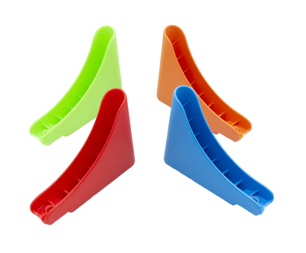 Угловой подпятник пластиковый для круглых и овальных труб с d 25мм, белый